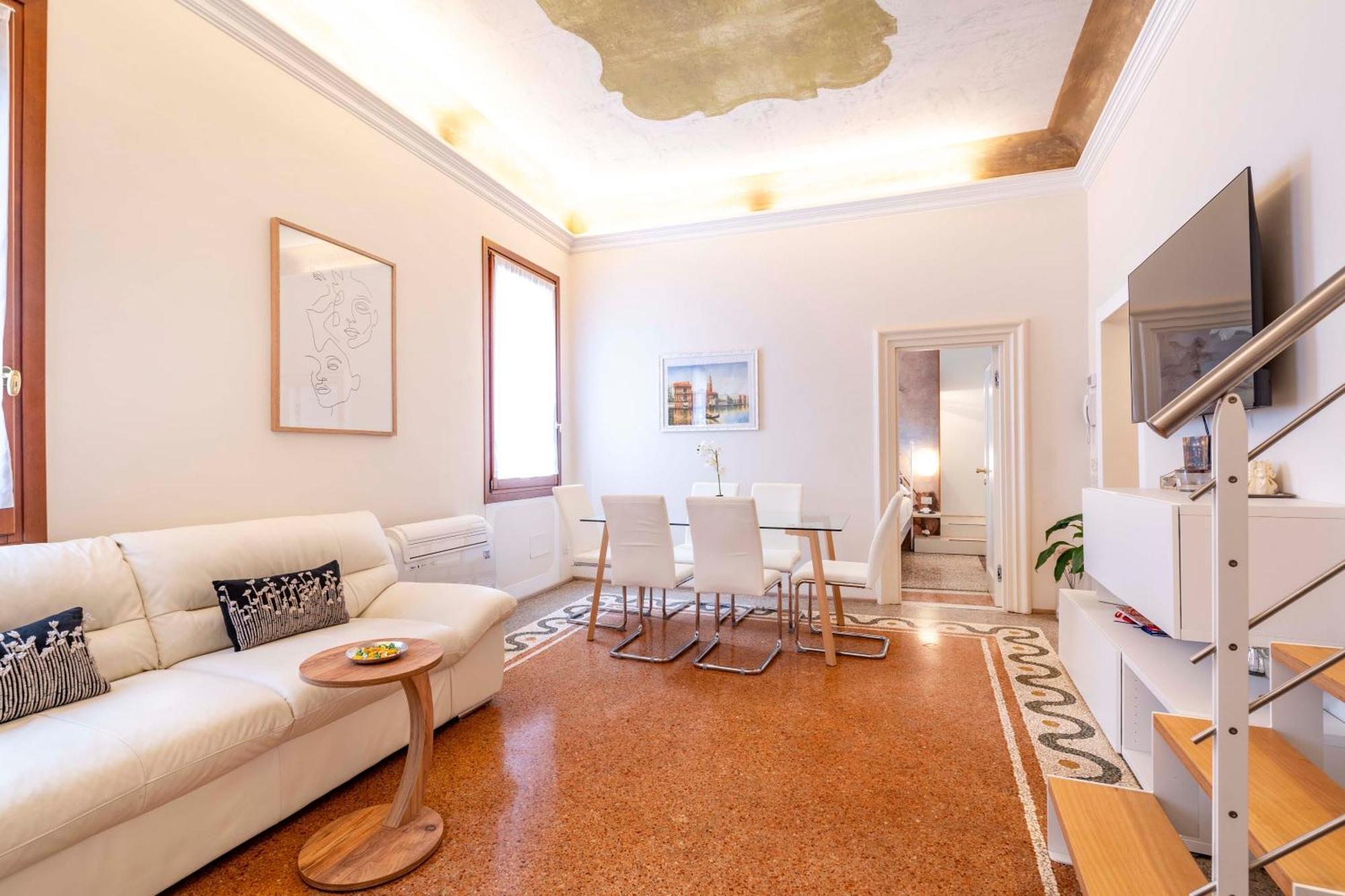 Ca' Pestrin Suite House - San Marco Square ヴェネツィア エクステリア 写真